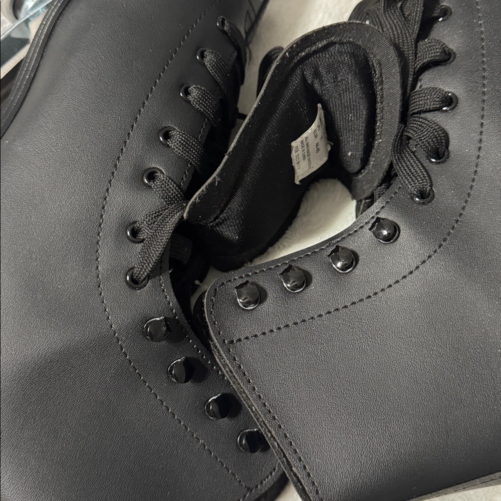 Men's Black and Blue Roller Skates - Picture 10 of 16